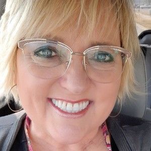 Meet your Posher, Lori